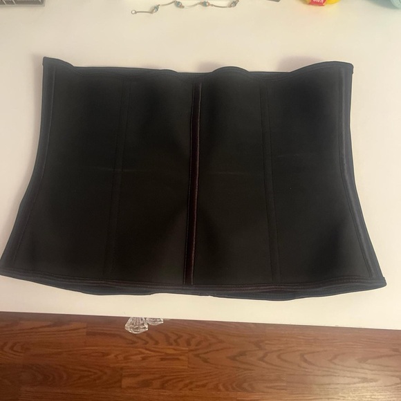 Waist trainer - Picture 3 of 4